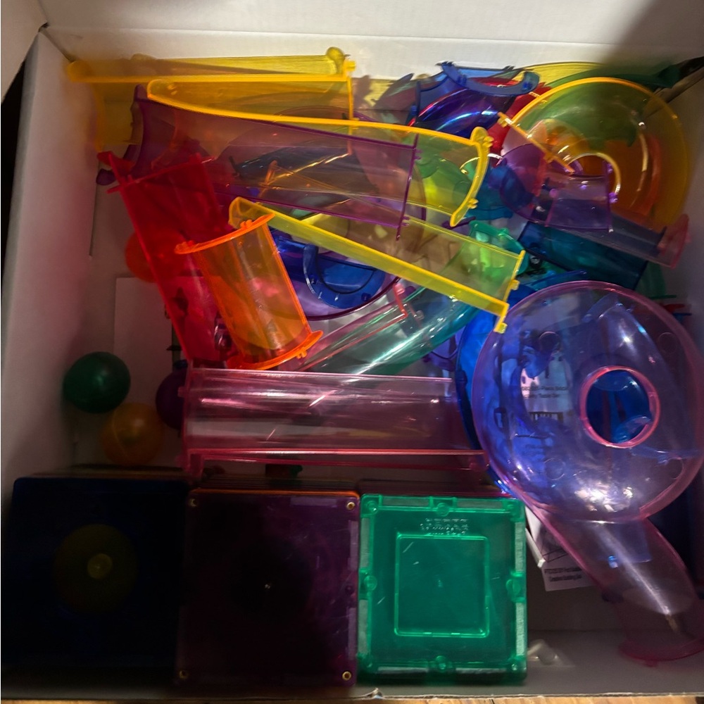 Magnetic Marble Run Set - Colorful Fun STEM learning!! - Picture 6 of 13